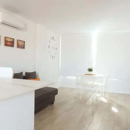 Newly Refurbished Beachfront Apartment. *
