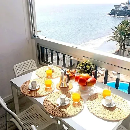 Newly Refurbished Beachfront Apartment. San Bartolomé