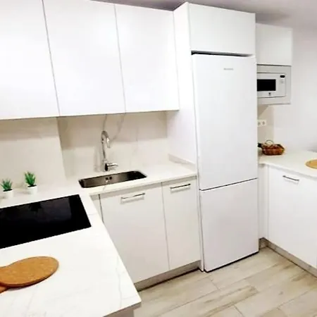 Appartamento Newly Refurbished Beachfront Apartment. San Bartolomé
